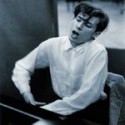 Glenn Gould singing.